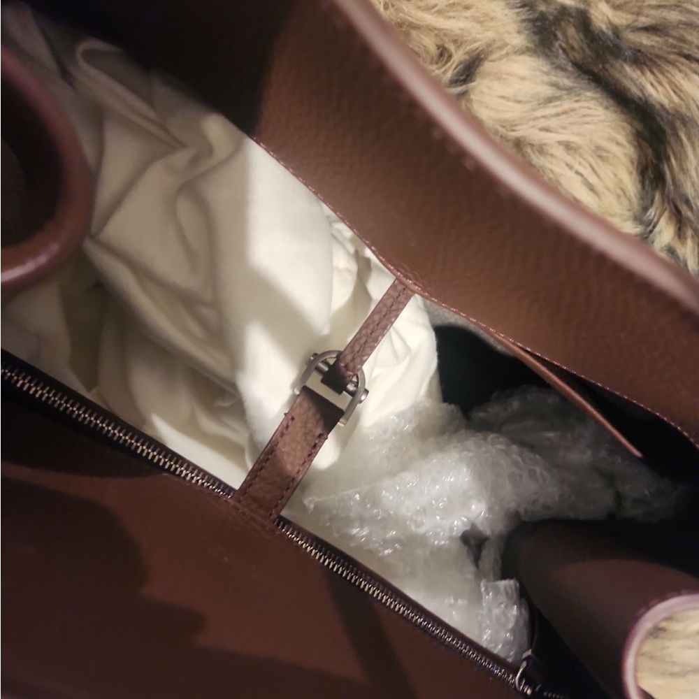Brand New!!!! The Row EW Margaux Bag in Leather - Picture 4 of 6